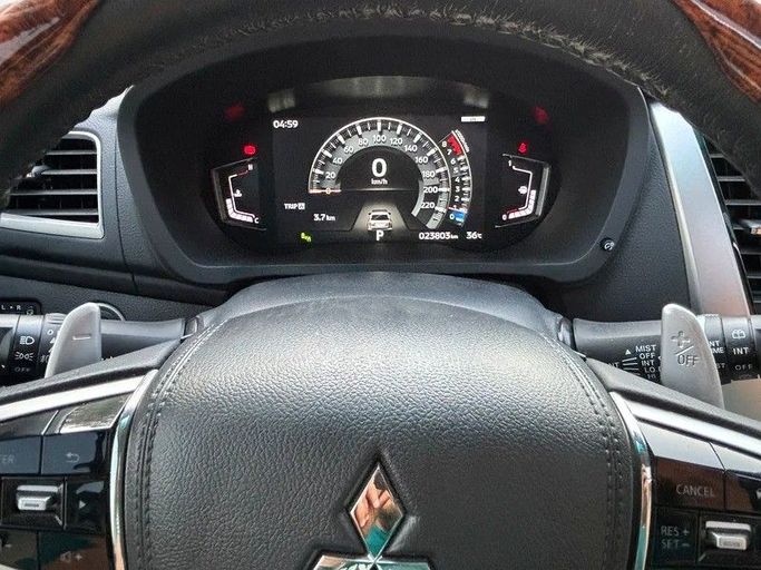 Used Mitsubishi Montero Sport III Facelift, 3.0 l, 2023 in Sharjah by Almasar Used Cars, White color. GCC Specs | AUTO.AE