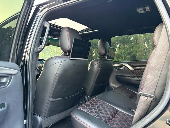 Used Mitsubishi Montero Sport III, 3.0 l, 2019 in Sharjah by Almasar Used Cars, Black color. GCC Specs | AUTO.AE