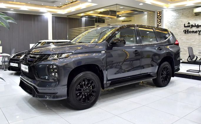 مستعملة Mitsubishi Montero Sport ثالثاً فيس ليفت, 3.0 l, 2023 في في الشارقة من Honey Jidosha Used Cars Tr.، اللون رمادي. مواصفات الخليج | AUTO.AE | إعلان #273400