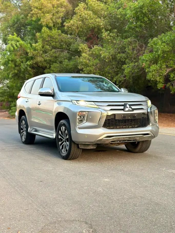 Подержанный Mitsubishi Montero Sport III Рестайлинг, 3.0 л, 2020 в Шардже от Najm Al Shamal Used Cars Серебристый цвет. GCC | AUTO.AE | Объявление #273564