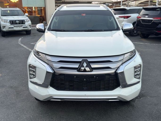 Новый Mitsubishi Montero Sport III Рестайлинг, 3.0 л, 2022 в ОАЭ, Шарджа от Taj Al Impratoor Used Cars Белый цвет. GCC | AUTO.AE | Объявление #274956