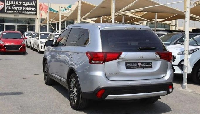 Used Mitsubishi Outlander III Facelift 2, 3.0 l, 2016 in Sharjah by Al Sayed Khamis Used Cars, Silver color. GCC Specs | AUTO.AE
