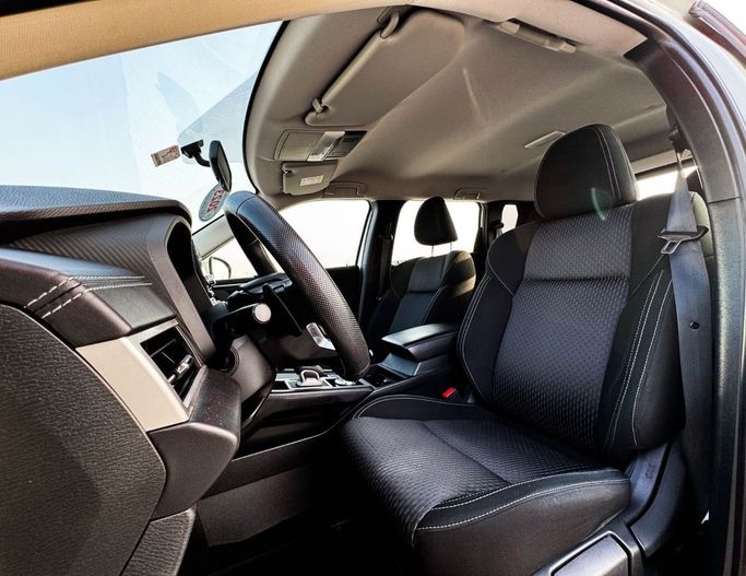 Used Mitsubishi Outlander IV, 2.5 l, 2023 in Sharjah by Al Sayed Khamis Used Auto Trading, White color. GCC Specs | AUTO.AE