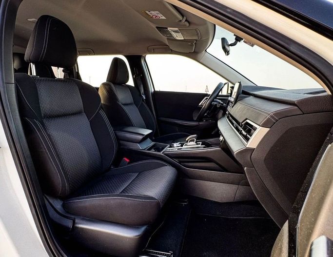 Used Mitsubishi Outlander IV, 2.5 l, 2023 in Sharjah by Al Sayed Khamis Used Auto Trading, White color. GCC Specs | AUTO.AE