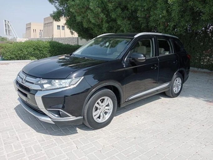 Used Mitsubishi Outlander III Facelift 2, 2.4 l, 2016 in Sharjah by Halla Cars, Black color. GCC Specs | AUTO.AE