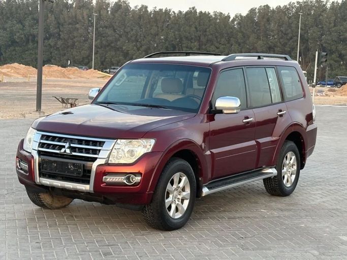 Used Mitsubishi Pajero IV Facelift 2, 3.5 l, 2017 in Sharjah by Al Aayan Used Cars, Maroon color. GCC Specs | AUTO.AE