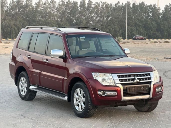 Used Mitsubishi Pajero IV Facelift 2, 3.5 l, 2017 in Sharjah by Al Aayan Used Cars, Maroon color. GCC Specs | AUTO.AE