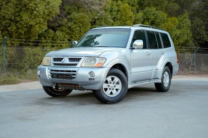 Подержанный Mitsubishi Pajero III Рестайлинг, 3.5 л, 2005 в Шардже от First Choice Cars Серебристый цвет. GCC | AUTO.AE