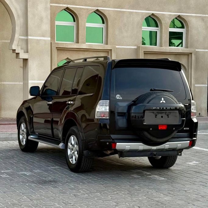 Used Mitsubishi Pajero IV Facelift 1, 3.8 l, 2014 in Sharjah by Sarmad Cars, Black color. Other | AUTO.AE