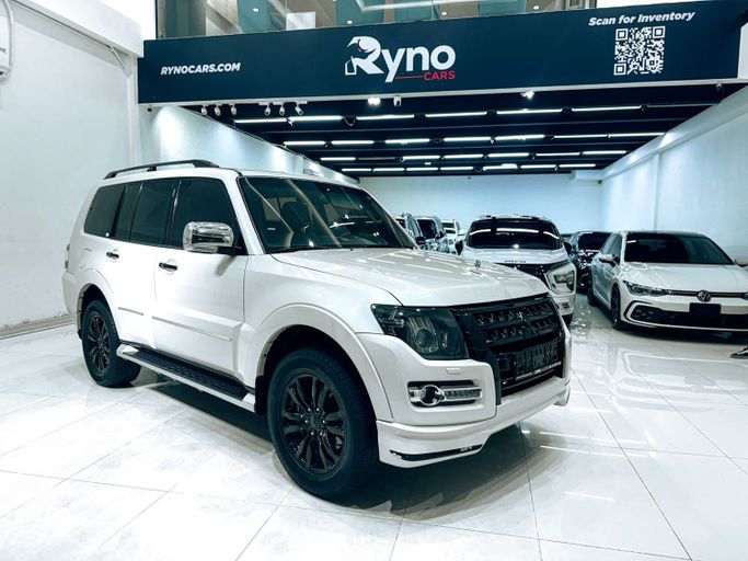 Used Mitsubishi Pajero IV Facelift 2, 3.8 l, 2020 in Sharjah by Ryno Cars, White color. GCC Specs | AUTO.AE
