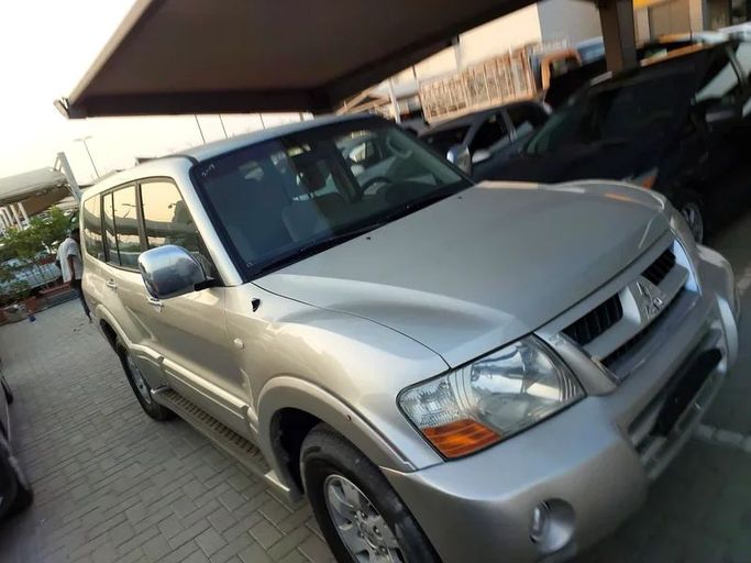 Подержанный Mitsubishi Pajero IV, 3.8 л, 2007 в Шардже от Al Aqsa Used Cars Серый цвет. GCC | AUTO.AE