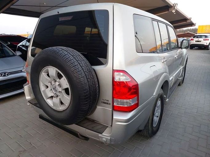 Подержанный Mitsubishi Pajero IV, 3.8 л, 2007 в Шардже от Al Aqsa Used Cars Серый цвет. GCC | AUTO.AE