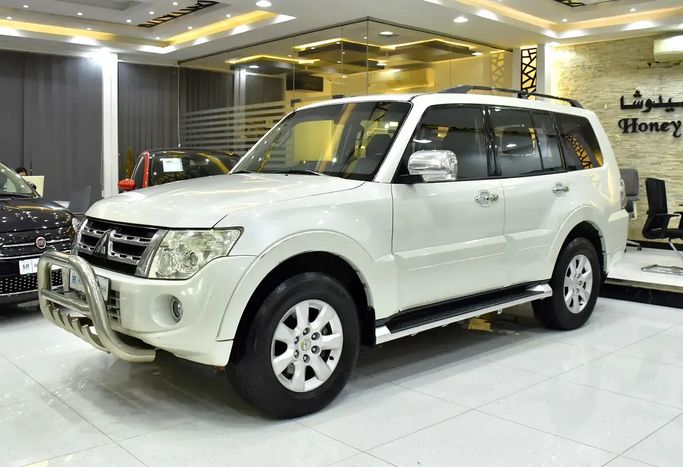مستعملة Mitsubishi Pajero عملية فيس ليفت IV 1, 3.2 l, 2012 في في الشارقة من Honey Jidosha Used Cars Tr.، اللون أبيض. مواصفات الخليج | AUTO.AE | إعلان #273405