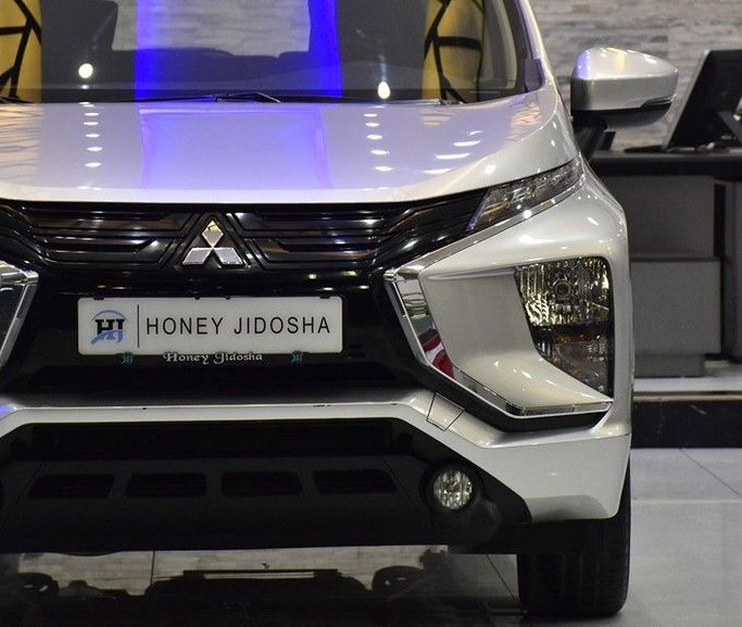 Подержанный Mitsubishi Xpander I, 1.5 л, 2022 в Шардже от Honey Gidosha Used Cars Tr. Серебристый цвет.  | AUTO.AE