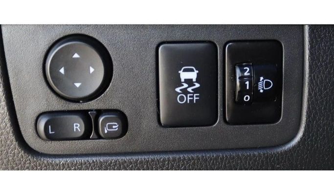 Подержанный Mitsubishi Xpander I, 1.5 л, 2022 в Шардже от Al Sayed Khamis Used Auto Trading Серебристый цвет. GCC | AUTO.AE