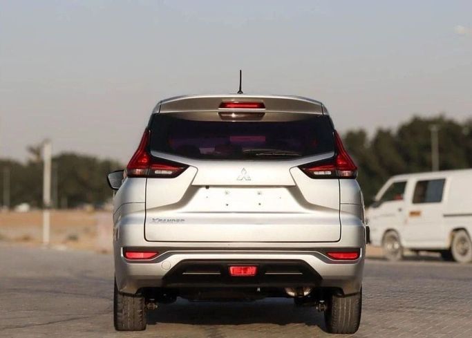 Подержанный Mitsubishi Xpander I, 1.5 л, 2022 в Шардже от Al Sayed Khamis Used Auto Trading Серебристый цвет. GCC | AUTO.AE