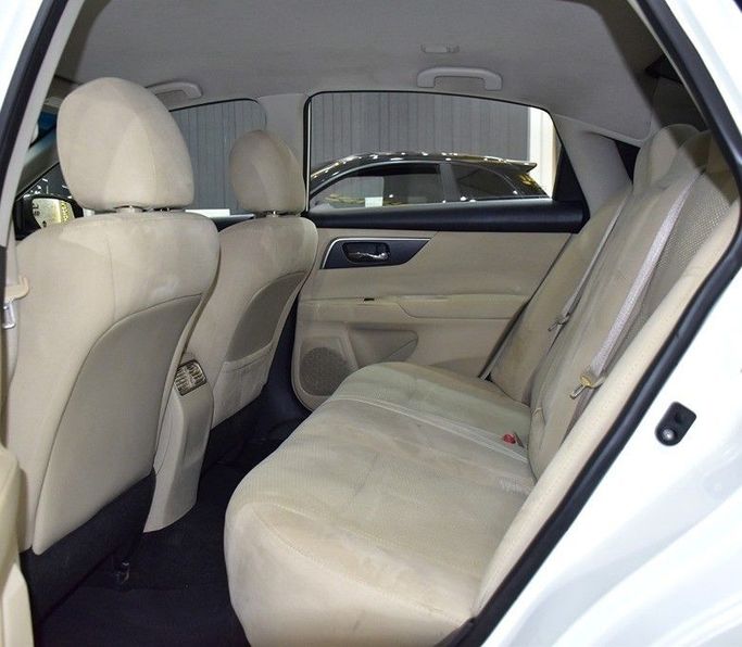 Подержанный Nissan Altima V (L33) Рестайлинг, 2.5 л, 2016 в Шардже от Honey Gidosha Used Cars Tr. Белый цвет.  | AUTO.AE