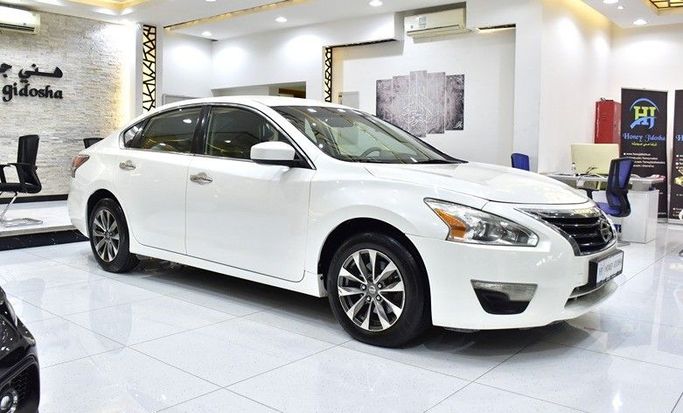 Подержанный Nissan Altima V (L33) Рестайлинг, 2.5 л, 2016 в Шардже от Honey Gidosha Used Cars Tr. Белый цвет.  | AUTO.AE
