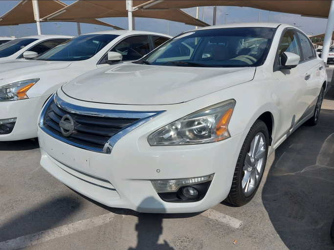 Подержанный Nissan Altima V (L33), 3.5 л, 2015 в Шардже от Alhamoor Used Cars Белый цвет. GCC | AUTO.AE