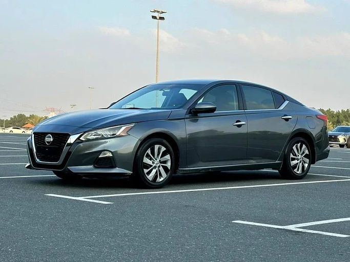 Подержанный Nissan Altima VI (L34), 2.0 л, 2020 в Шардже от Ahmad alkhodari Motors Серый цвет. Американская | AUTO.AE