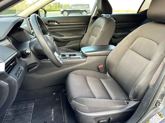 Подержанный Nissan Altima VI (L34), 2.0 л, 2020 в Шардже от Ahmad alkhodari Motors Серый цвет. Американская | AUTO.AE