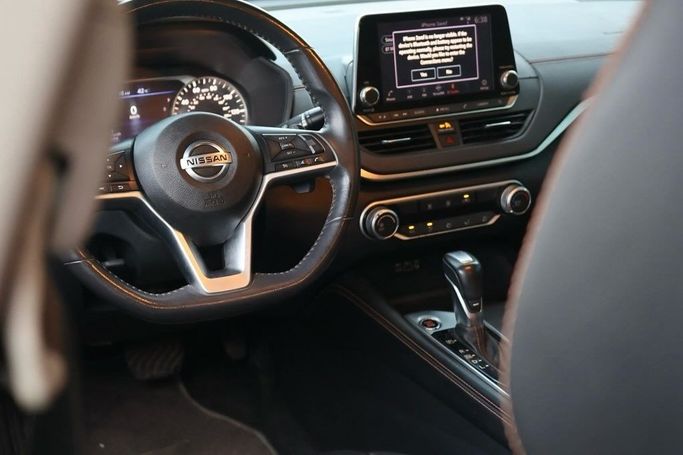 Подержанный Nissan Altima VI (L34), 2.5 л, 2022 в Шардже от Al Bake Used Cars Серый цвет.  | AUTO.AE