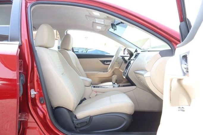 Подержанный Nissan Altima V (L33) Рестайлинг, 2.5 л, 2018 в Шардже от Al Sayed Khamis Used Cars Красный цвет. GCC | AUTO.AE