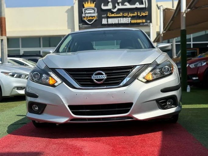 Подержанный Nissan Altima V (L33) Рестайлинг, 2.5 л, 2017 в Шардже от Al Muhtaref Used Cars Серебристый цвет. GCC | AUTO.AE