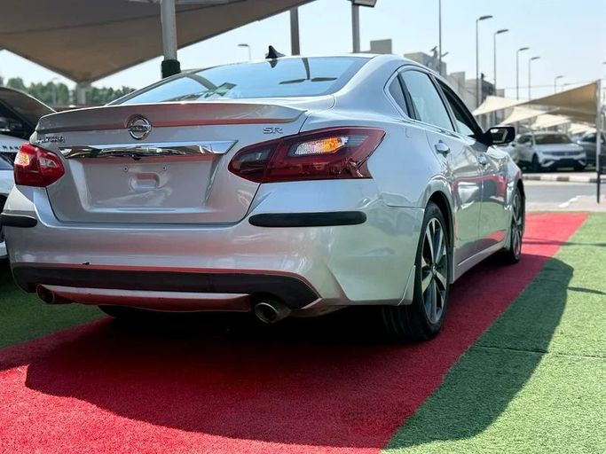 Подержанный Nissan Altima V (L33) Рестайлинг, 2.5 л, 2017 в Шардже от Al Muhtaref Used Cars Серебристый цвет. GCC | AUTO.AE