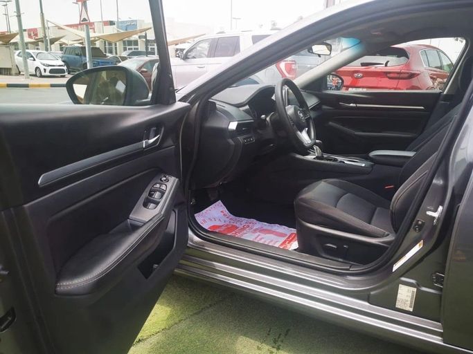 Подержанный Nissan Altima VI (L34), 2.5 л, 2022 в Шардже от Tabarak Used Cars Серый цвет. Американская | AUTO.AE