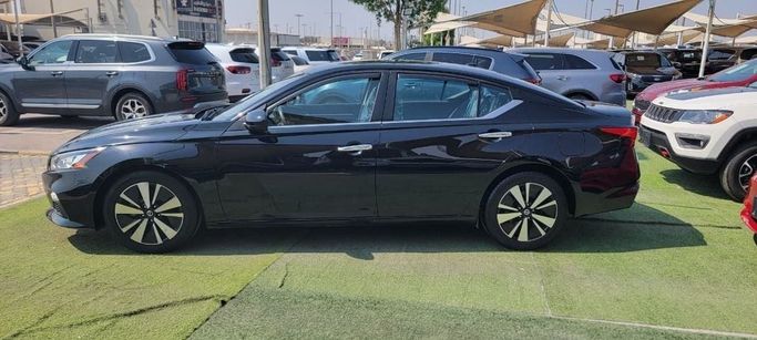 Подержанный Nissan Altima VI (L34), 2.5 л, 2021 в Шардже от Tabarak Used Cars Черный цвет. Американская | AUTO.AE