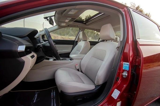 Used Nissan Altima VI (L34), 2.5 l, 2022 in Sharjah by First Choice Cars, Red color. GCC Specs | AUTO.AE