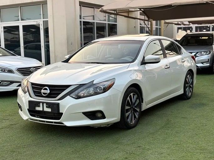 Used Nissan Altima V (L33) Facelift, 3.5 l, 2017 in Sharjah by Almasar Used Cars, White color. GCC Specs | AUTO.AE