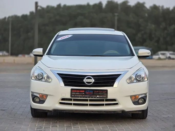 Подержанный Nissan Altima V (L33), 2.5 л, 2014 в Шардже от Al Sayed Ezzat Khamis Белый цвет. GCC | AUTO.AE