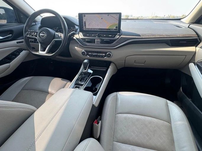 Подержанный Nissan Altima VI (L34) Рестайлинг, 2.5 л, 2024 в Шардже от Noor Al Seyoh Used Cars Черный цвет. GCC | AUTO.AE