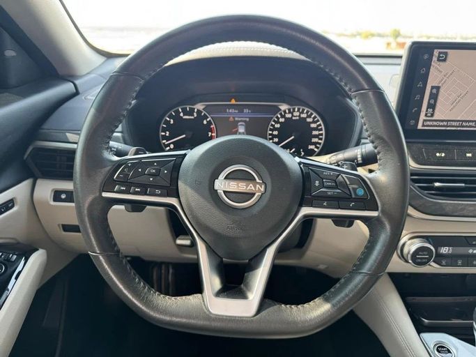 Подержанный Nissan Altima VI (L34) Рестайлинг, 2.5 л, 2024 в Шардже от Noor Al Seyoh Used Cars Черный цвет. GCC | AUTO.AE