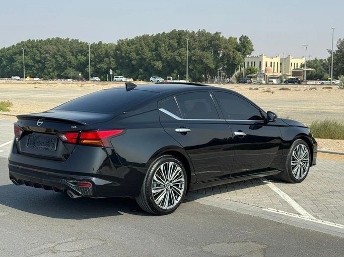 Подержанный Nissan Altima VI (L34) Рестайлинг, 2.5 л, 2024 в Шардже от Noor Al Seyoh Used Cars Черный цвет. GCC | AUTO.AE