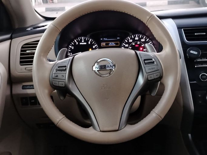 Used Nissan Altima V (L33), 3.5 l, 2013 in Sharjah by Al Helal Al Abyadh Used Cars, White color. American Specs | AUTO.AE
