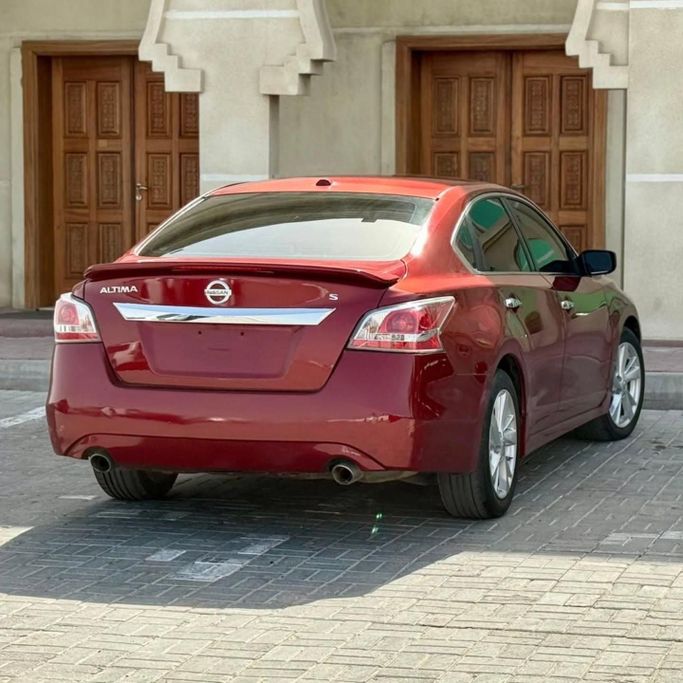Used Nissan Altima V (L33), 3.5 l, 2015 in Sharjah by Sarmad Cars, Red color. Other | AUTO.AE