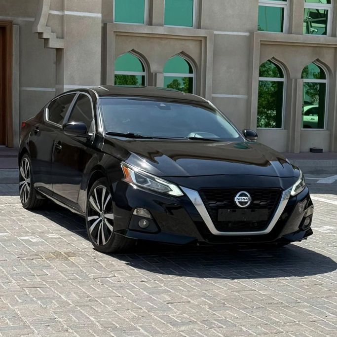 Подержанный Nissan Altima VI (L34), 2.5 л, 2020 в Шардже от Sarmad Cars Черный цвет. Other | AUTO.AE