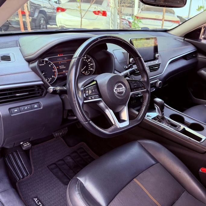 Подержанный Nissan Altima VI (L34), 2.5 л, 2020 в Шардже от Sarmad Cars Черный цвет. Other | AUTO.AE