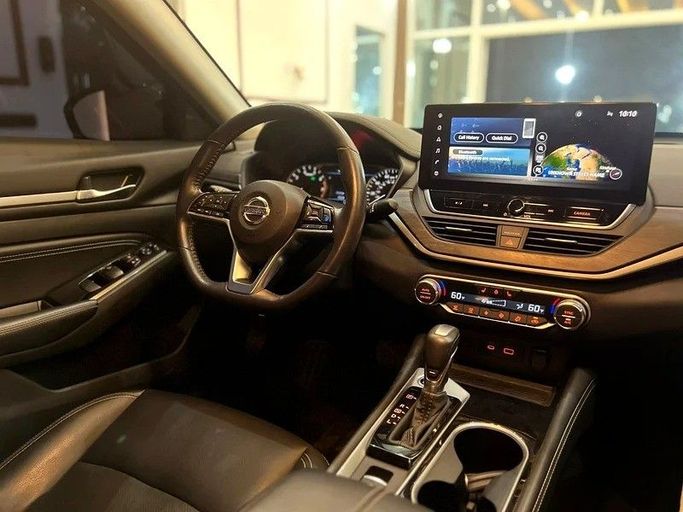 Used Nissan Altima VI (L34) Facelift, 2.0 l, 2023 in Sharjah by Rebou Alfakhama, Black color. American Specs | AUTO.AE