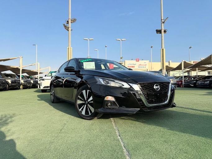 Подержанный Nissan Altima VI (L34) Рестайлинг, 2.0 л, 2023 в Шардже от Badar Used Cars Черный цвет.  | AUTO.AE