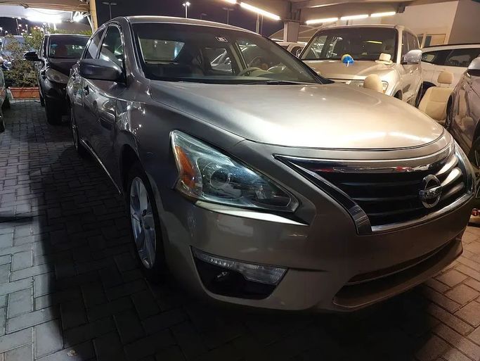Used Nissan Altima V (L33), 2.5 l, 2014 in Sharjah by Al Aqsa Used Cars, Golden color. American Specs | AUTO.AE