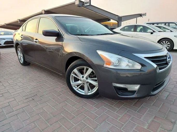 Подержанный Nissan Altima V (L33), 2.5 л, 2013 в Шардже от Al Aqsa Used Cars Серый цвет. Американская | AUTO.AE