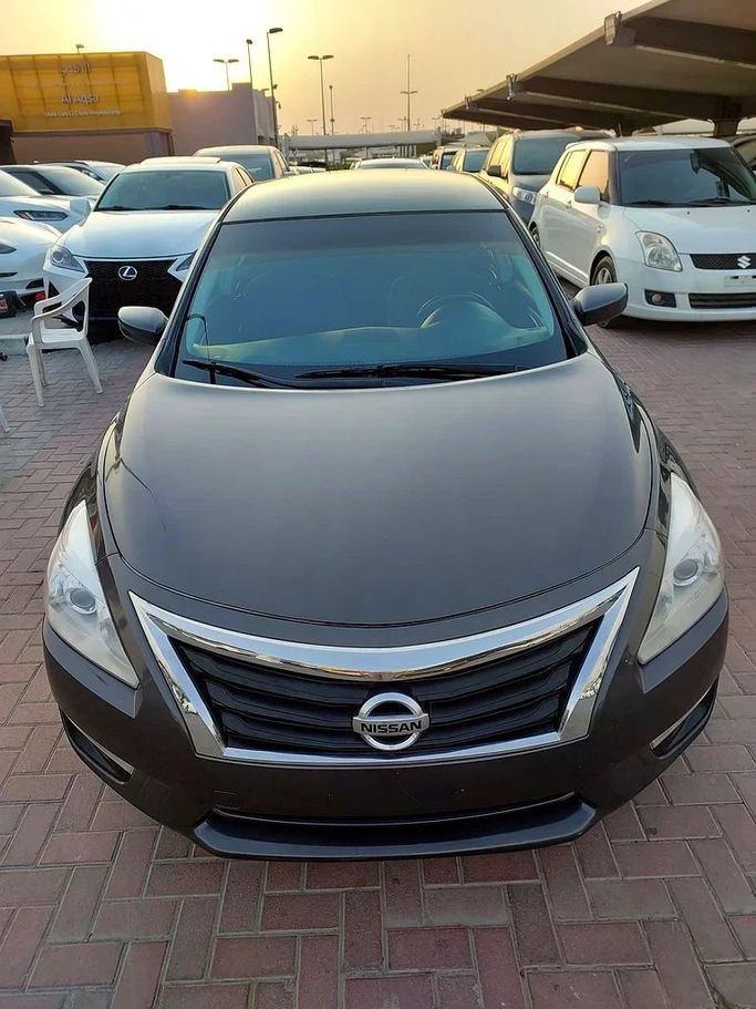 Подержанный Nissan Altima V (L33), 2.5 л, 2013 в Шардже от Al Aqsa Used Cars Серый цвет. Американская | AUTO.AE
