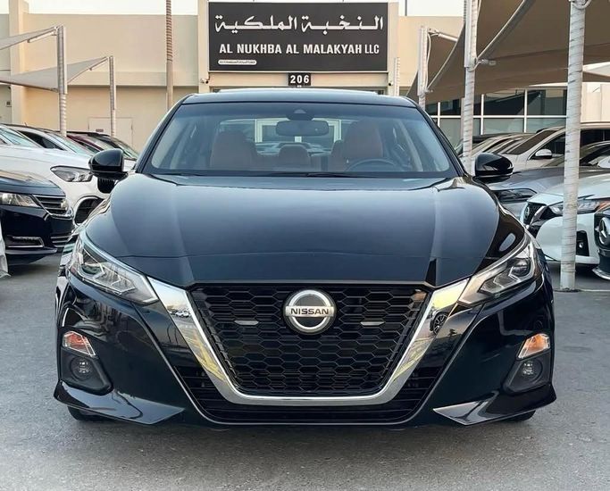 Подержанный Nissan Altima VI (L34), 2.5 л, 2019 в Шардже от Al Nukhba Al Malakyah Used Cars Черный цвет. Американская | AUTO.AE