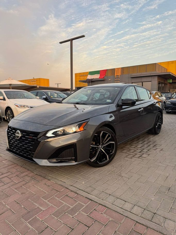 Подержанный Nissan Altima VI (L34), 2.5 л, 2020 в Шардже от Al Tasamuh Used Cars Серый цвет. Other | AUTO.AE