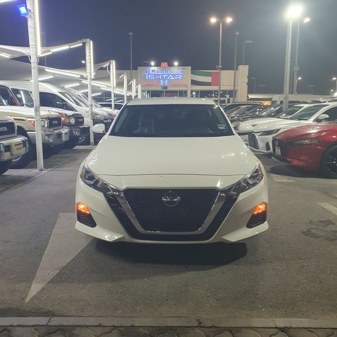 Подержанный Nissan Altima VI (L34), 2.5 л, 2020 в Шардже от Ishtar Used Cars Белый цвет. Американская | AUTO.AE