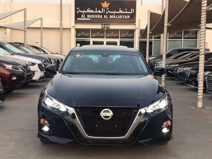 Used Nissan Altima VI (L34), 2.5 l, 2020 in Sharjah by Al Nukhba Al Malakyah Used Cars, Black color. American Specs | AUTO.AE